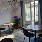 Alojamento de Acomodação e Pequeno-almoço Face Cité - D'hôtes - Parking&garage Gratuit - Wi-fi Gratuit Carcassonne