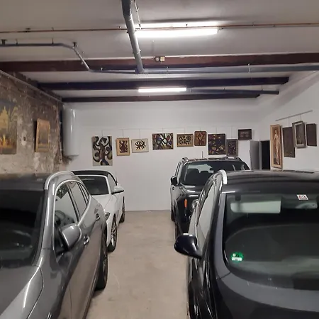 Couette-café Face Cité - D'hôtes - Parking&garage Gratuit - Wi-fi Gratuit Carcassonne