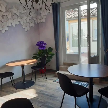 לינה וארוחת בוקר Face Cite - D'hotes - Parking & Garage Gratuit - Wi-fi Gratuit קרקסון