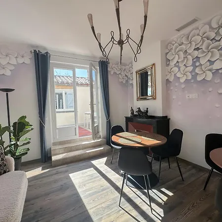 Face Cité - D'hôtes - Parking&garage Gratuit - Wi-fi Gratuit 4*