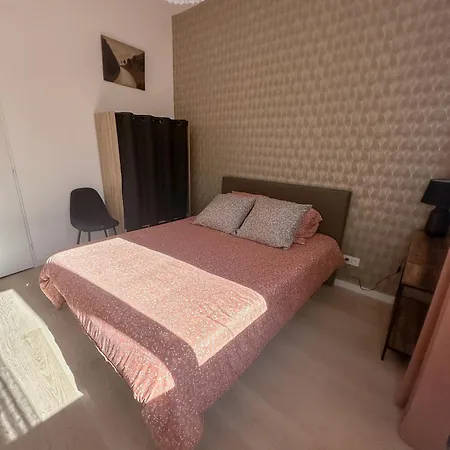 לינה וארוחת בוקר Face Cite - D'hotes - Parking & Garage Gratuit - Wi-fi Gratuit קרקסון