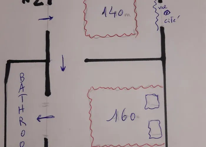 Couette-café Face Cité - D'hôtes - Parking&garage Gratuit - Wi-fi Gratuit 4*