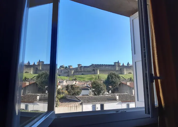 Couette-café Face Cité - D'hôtes - Parking&garage Gratuit - Wi-fi Gratuit Carcassonne