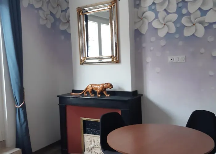 Face Cite - D'hotes - Parking & Garage Gratuit - Wi-fi Gratuit