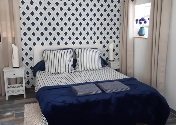 Bed & Breakfast Face Cite - D'hotes - Parking & Garage Gratuit - Wi-fi Gratuit