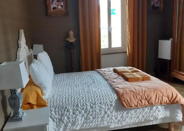 Bed & Breakfast Face Cite - D'hotes - Parking & Garage Gratuit - Wi-fi Gratuit 4*