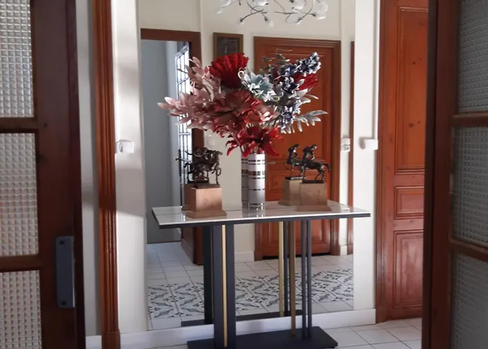 Face Cité - D'hôtes - Parking&garage Gratuit - Wi-fi Gratuit Couette-café