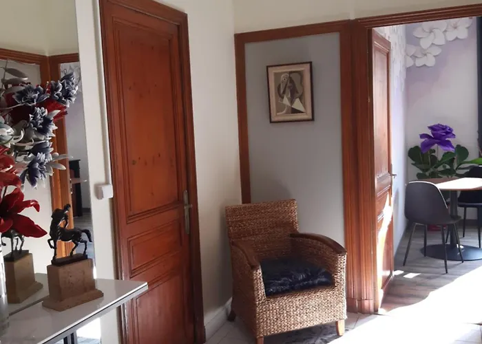 Face Cite - D'hotes - Parking & Garage Gratuit - Wi-fi Gratuit Bed & Breakfast 4*