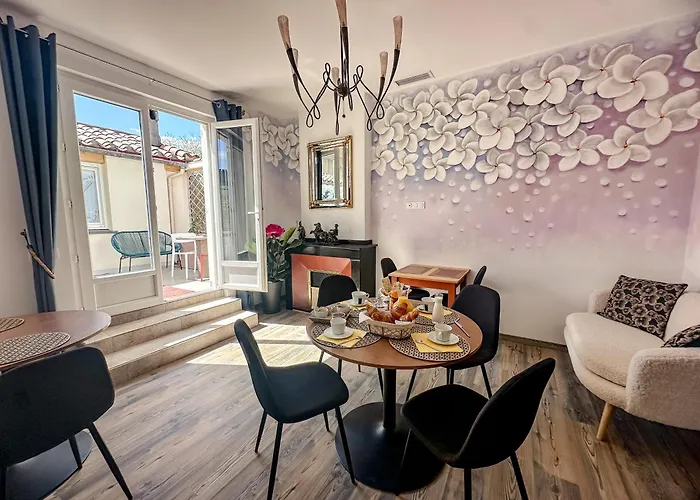 Face Cite - D'hotes - Parking & Garage Gratuit - Wi-fi Gratuit Bed & Breakfast 4*