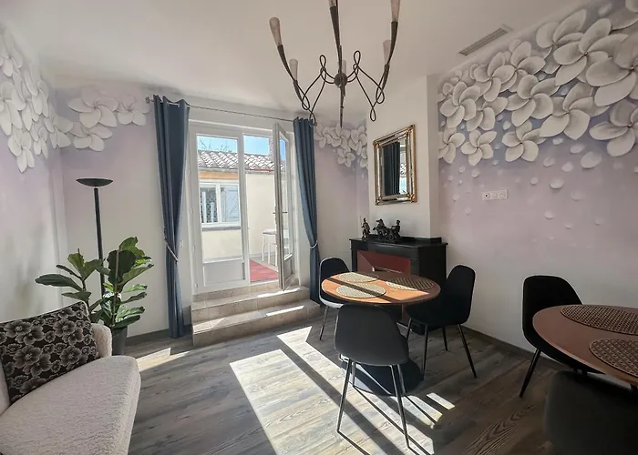 Face Cite - D'hotes - Parking & Garage Gratuit - Wi-fi Gratuit 4*