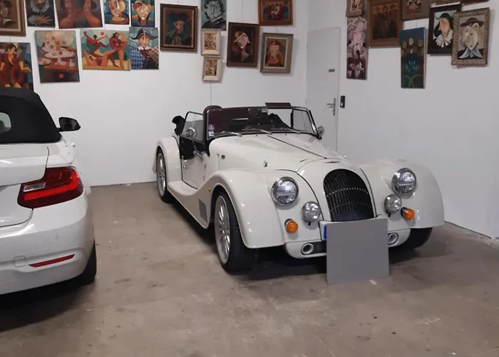 Couette-café Face Cité - D'hôtes - Parking&garage Gratuit - Wi-fi Gratuit 4*