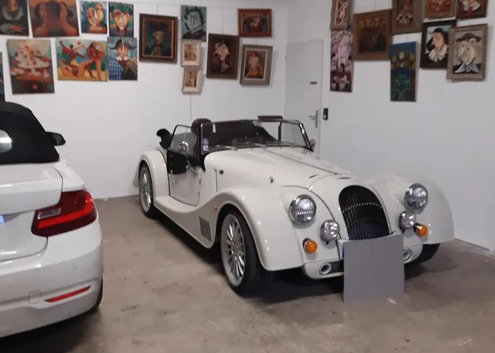 Couette-café Face Cité - D'hôtes - Parking&garage Gratuit - Wi-fi Gratuit 4*